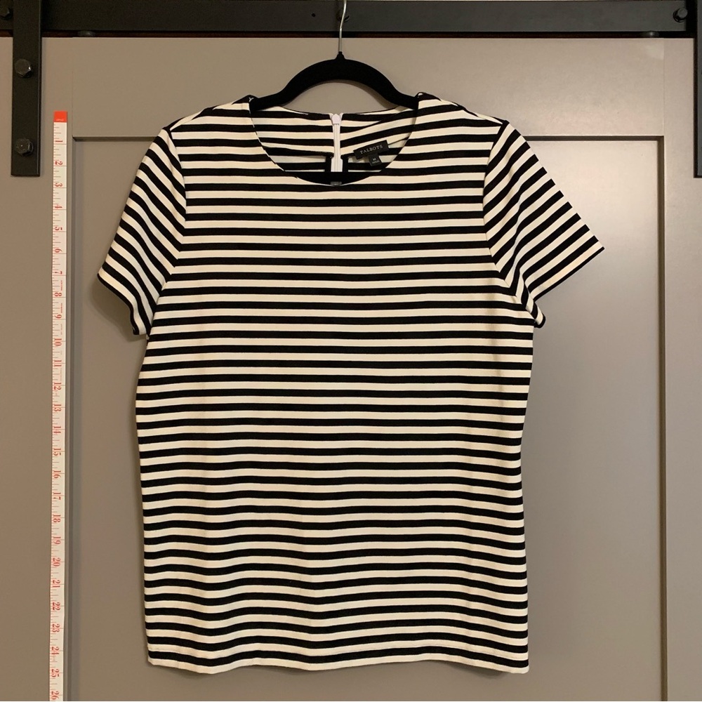 Talbots Black and White Striped Short Sleeve Blouse with Back Zipper Women’s Med